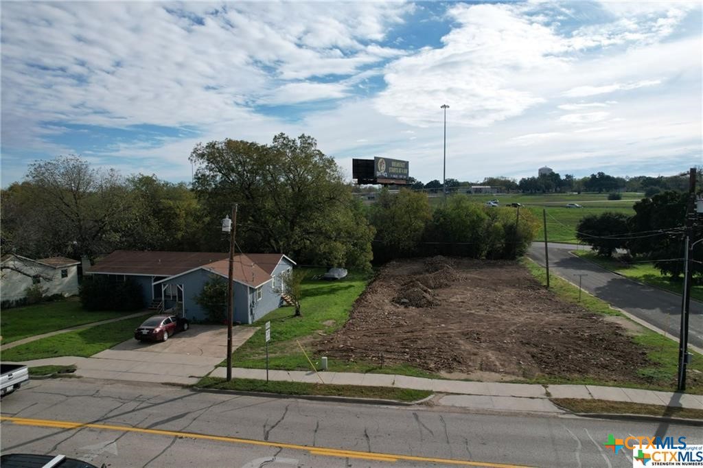 921 S Main Street — photo
