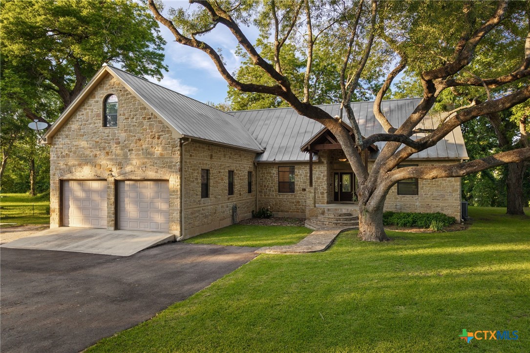 302 Guadalupe River Drive — photo