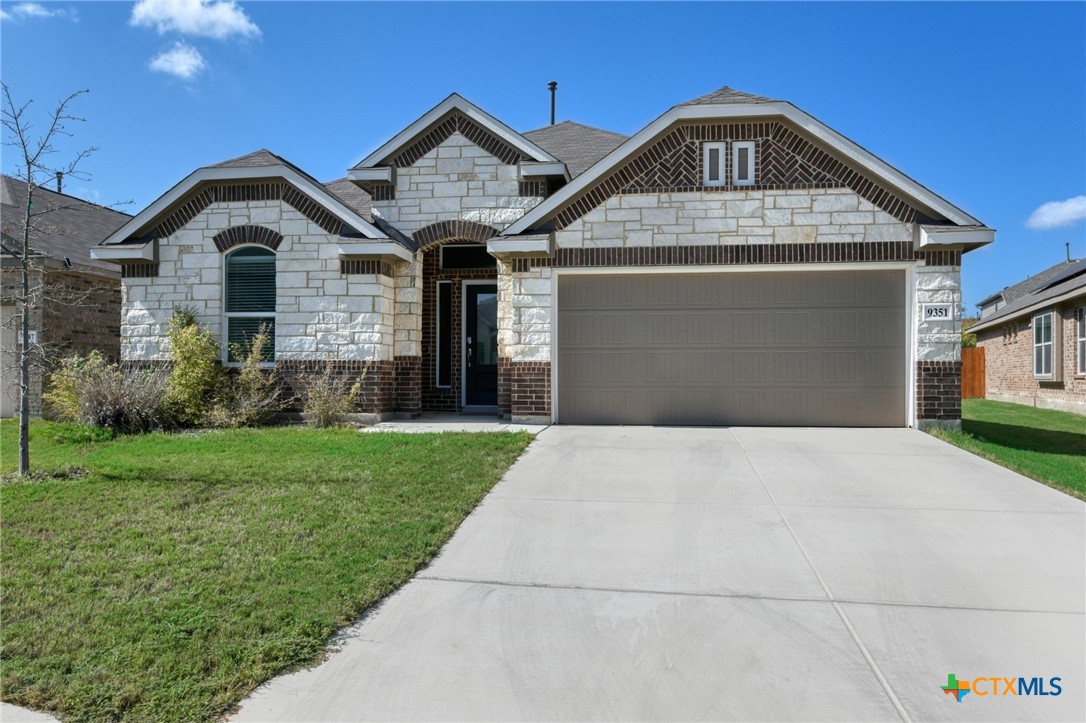9351 Oxford Shire — photo