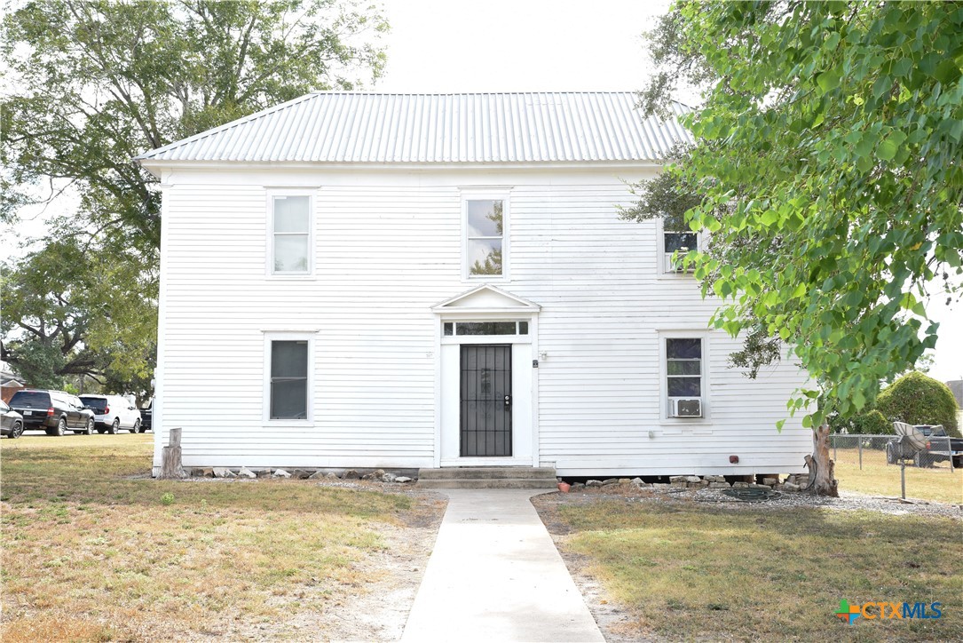 149 N Commercial Street — photo