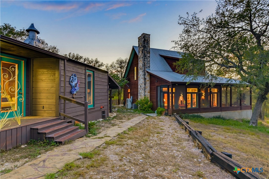 13872 FM 3353 — photo