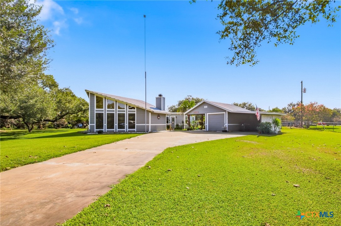 513 Lakeshore Drive — photo