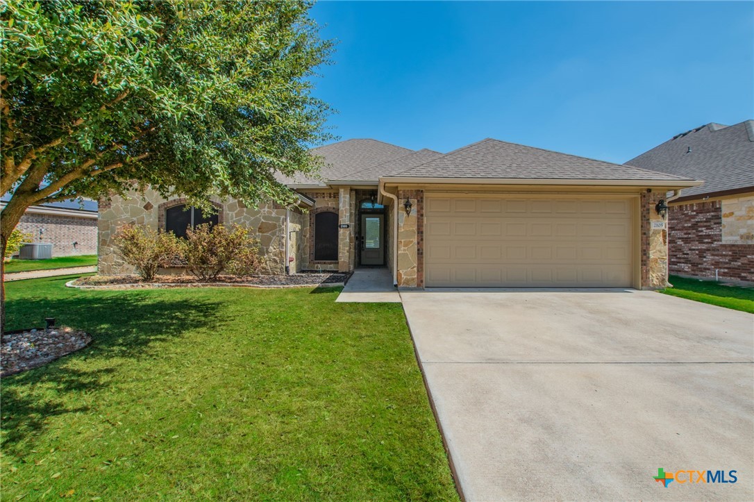 2105 Briar Hollow Drive — photo