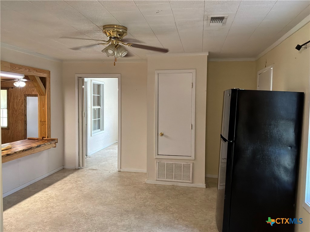 Home in Nixon, TX 78140 — photo 3