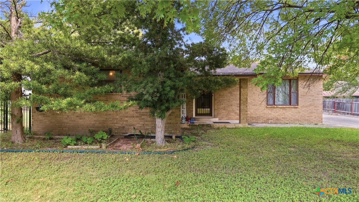 2246 Gruene Road — photo