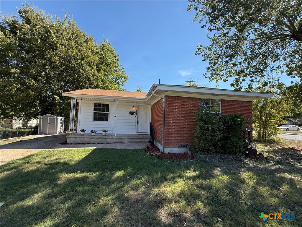 1208 Yantis Street — photo