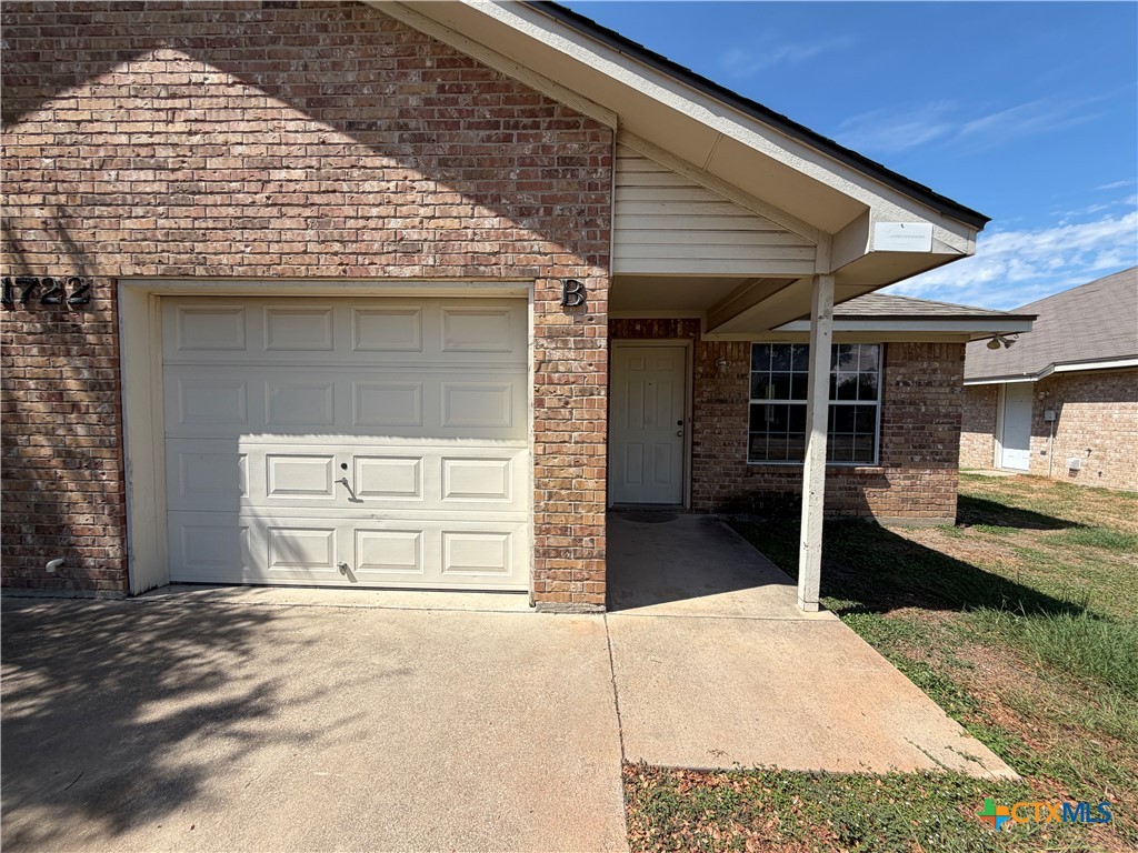 1722 Aztec Trace B — photo