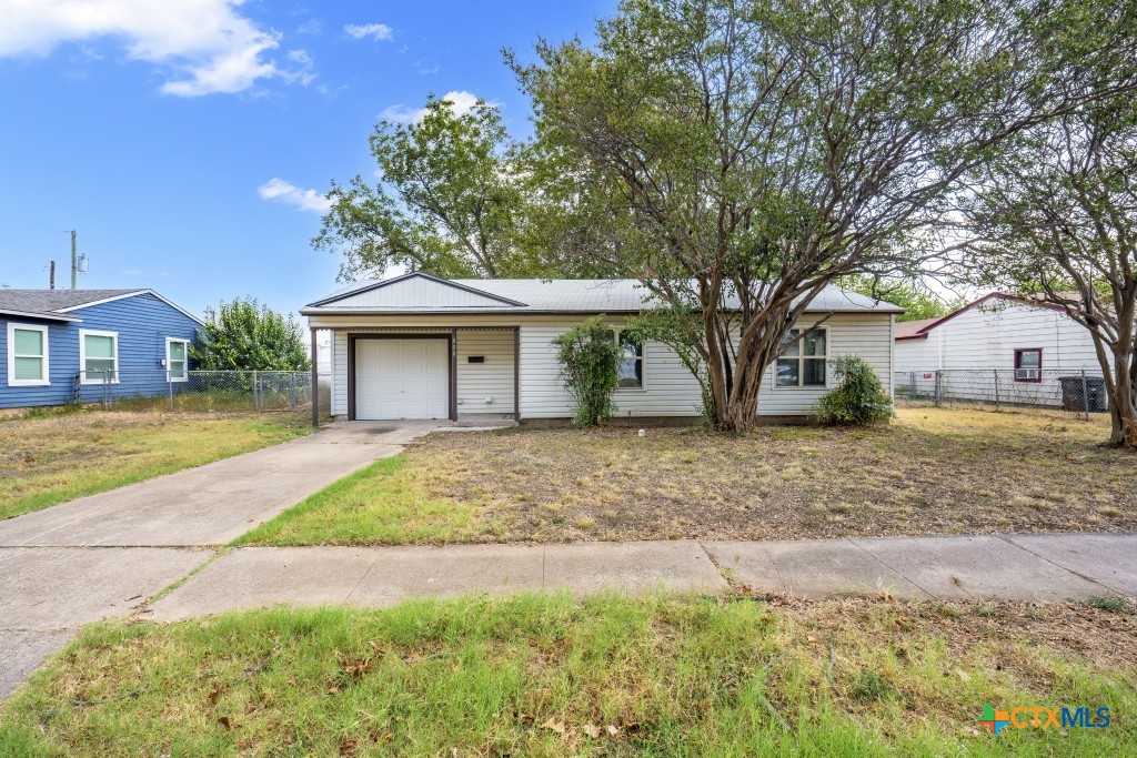 808 Crockett Drive — photo