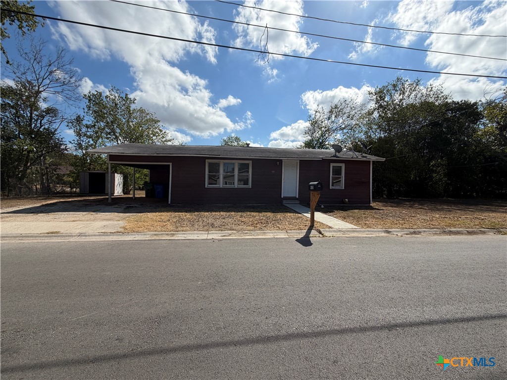 935 Campbell Street — photo