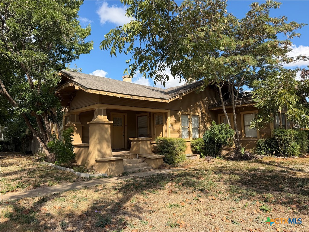 732 E College Street — photo