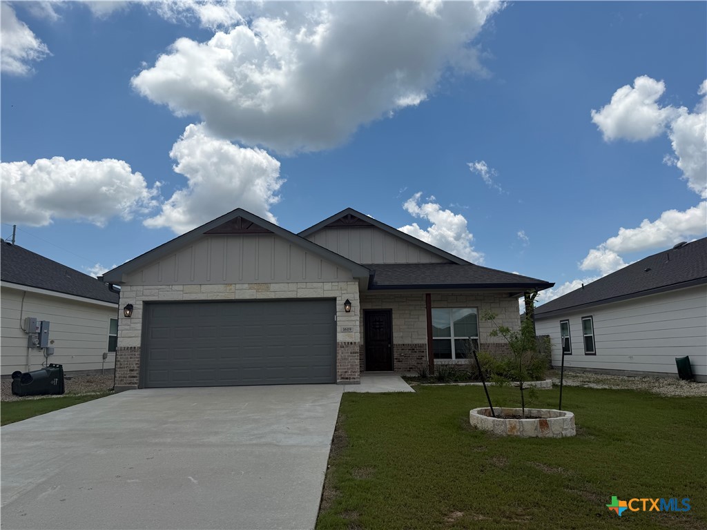1619 Sideoats Lane — photo