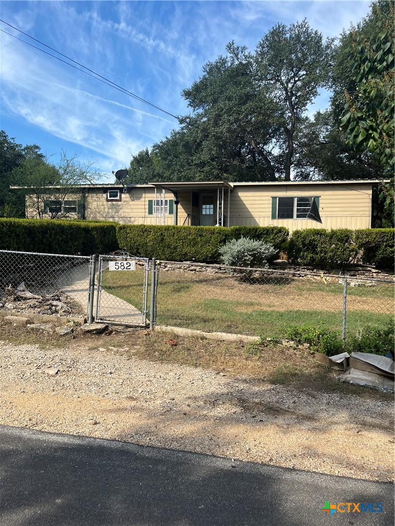 582 Grandview Bend — photo