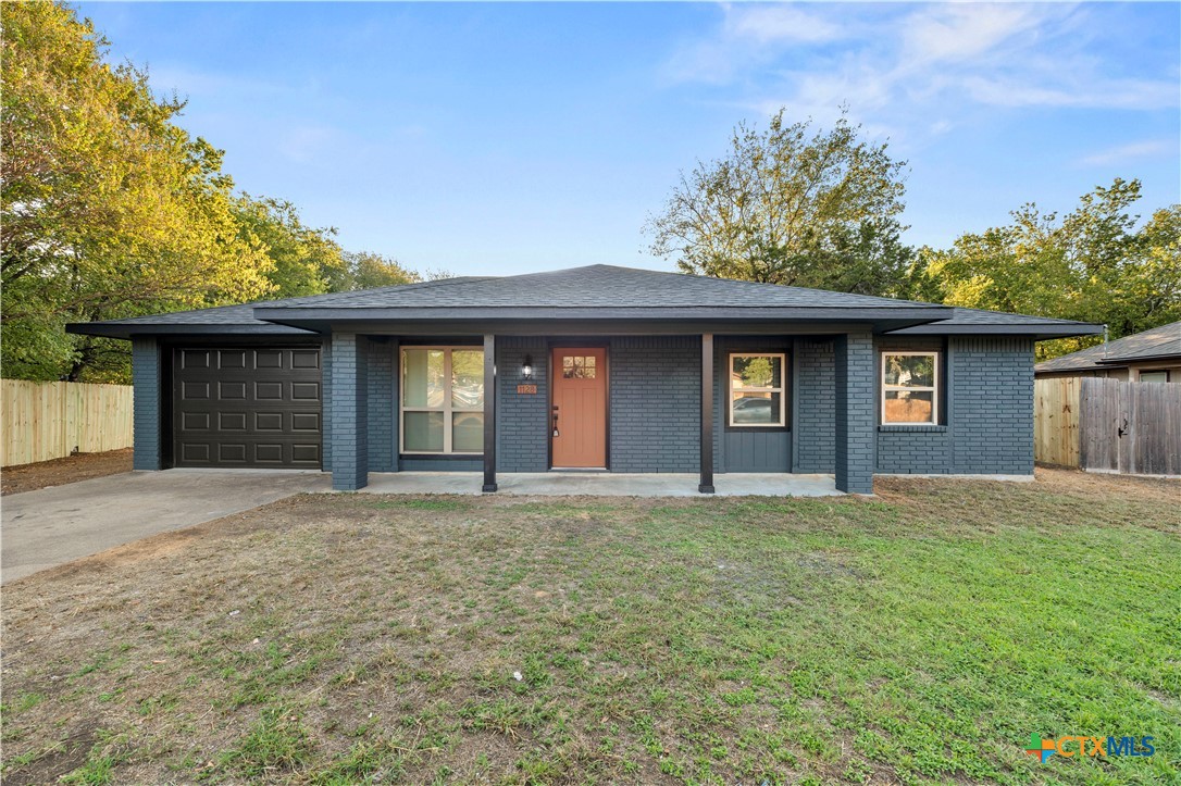 1128 Lindsey Circle — photo