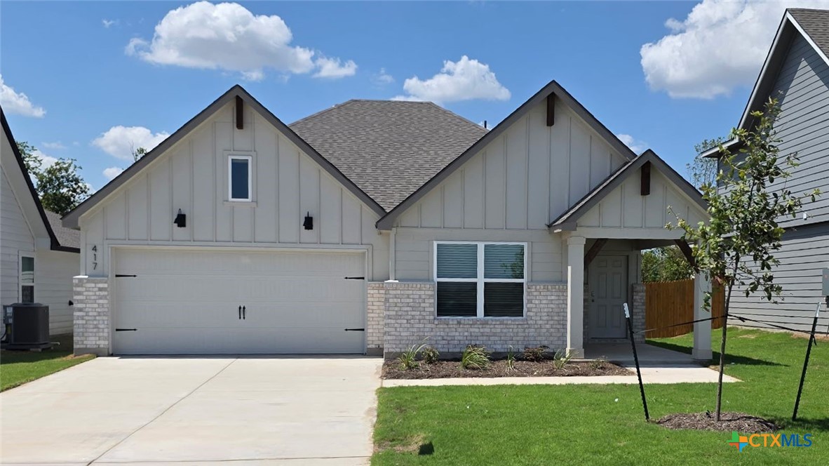 417 Hector Loop — photo