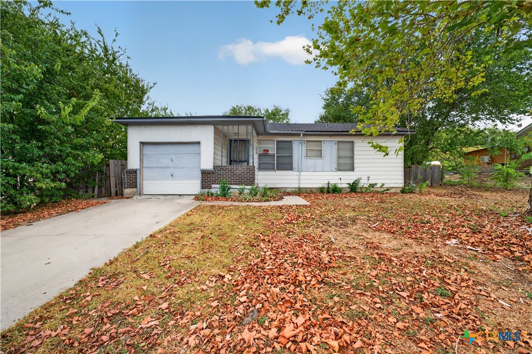 1010 Houston Street — photo