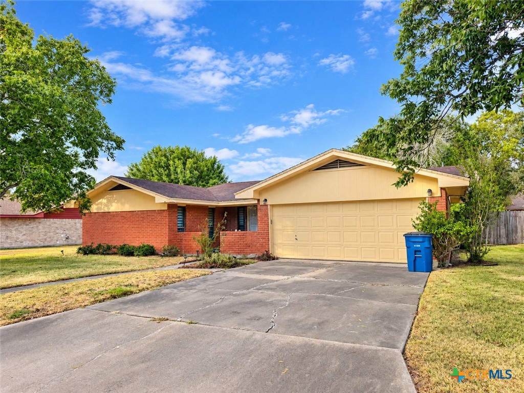 114 Linnville Drive — photo