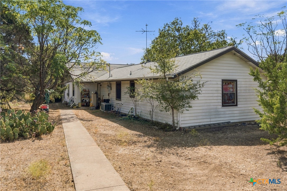 651 Richard Lane — photo