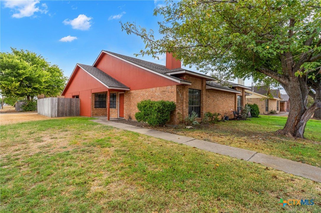 5103 & 5105 Canyon Creek Drive — photo