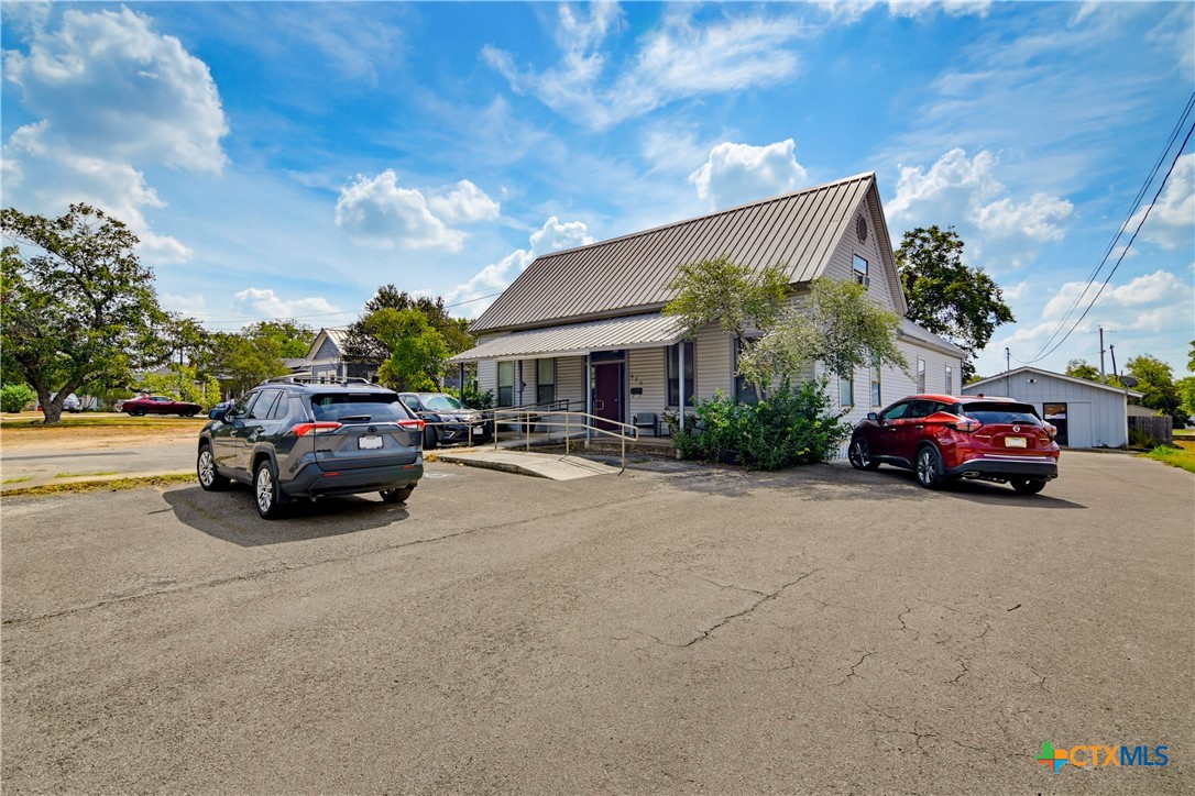 523 E Donegan Street — photo