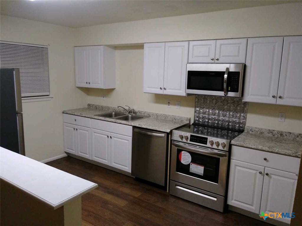 300 Milam Street 4 — photo