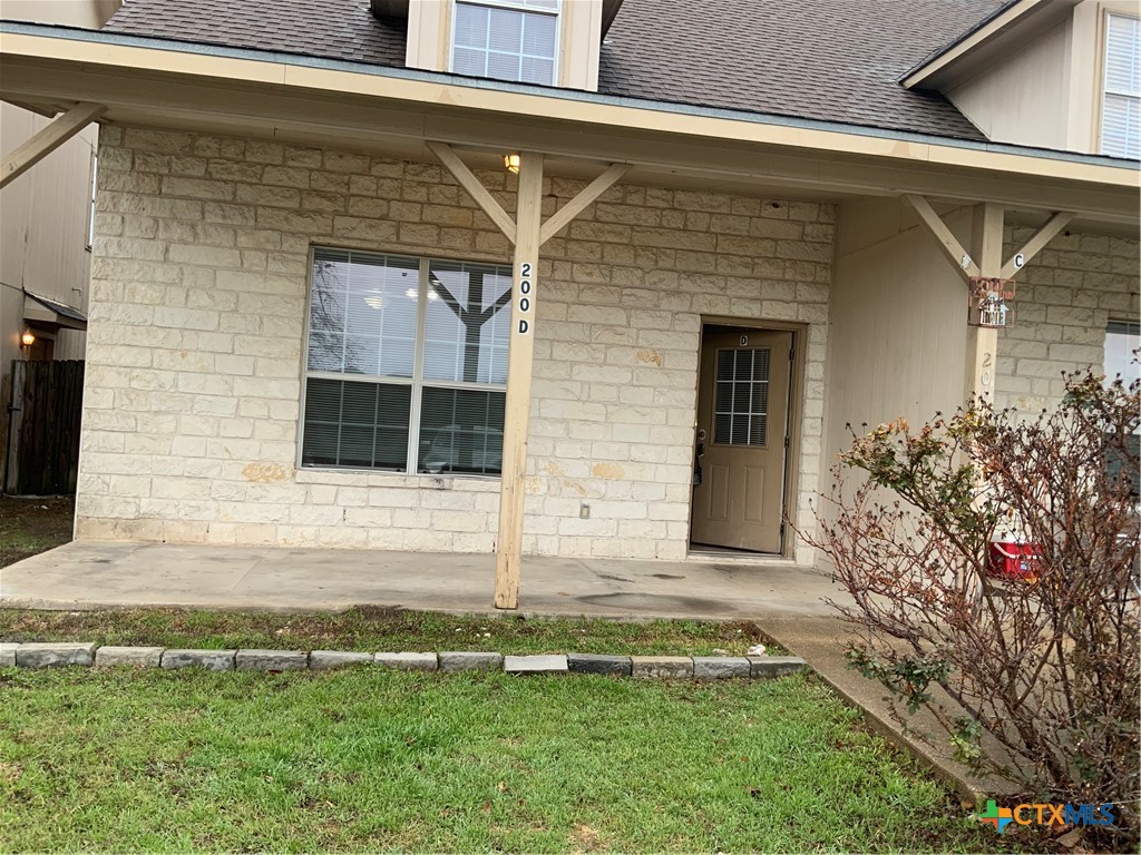 200 Sandstone Drive D — photo