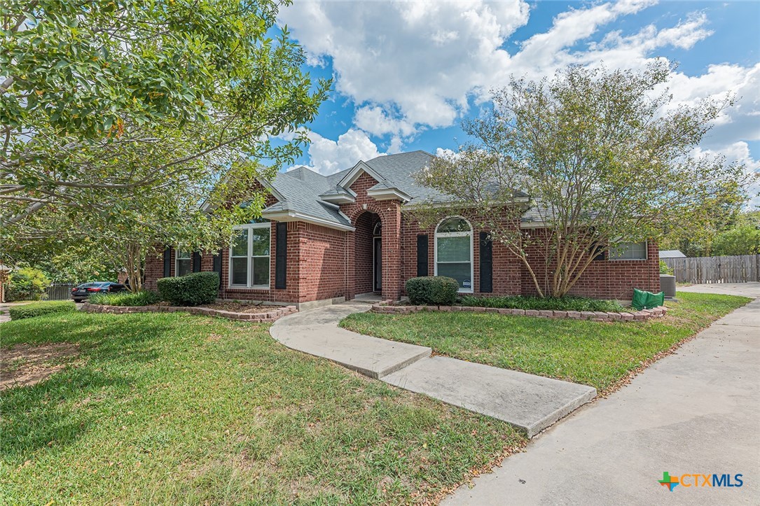 715 Paintbrush Drive — photo