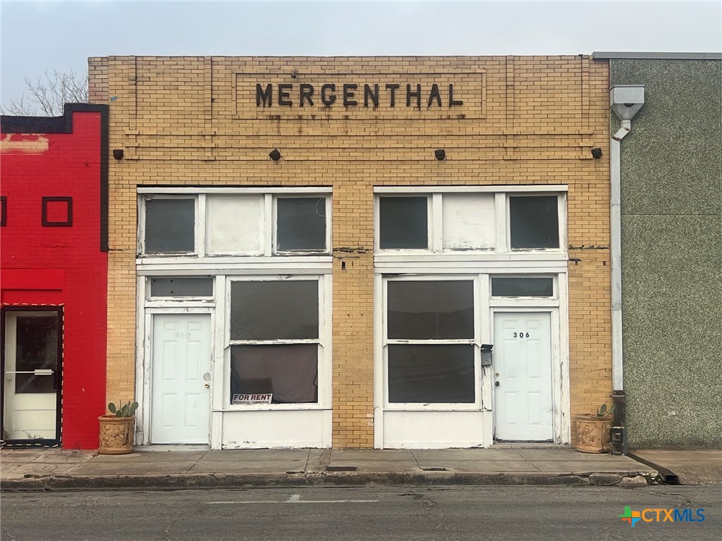 306 Front Street — photo