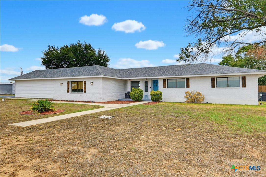 555 FM 477 — photo