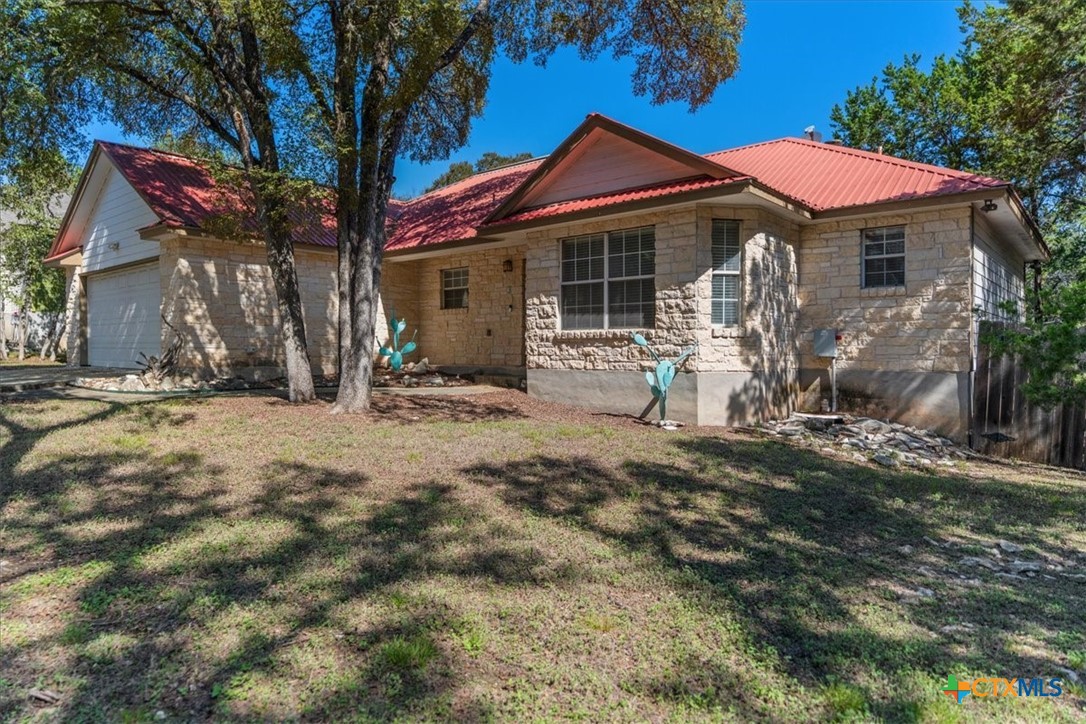 3 Woodlark Way — photo