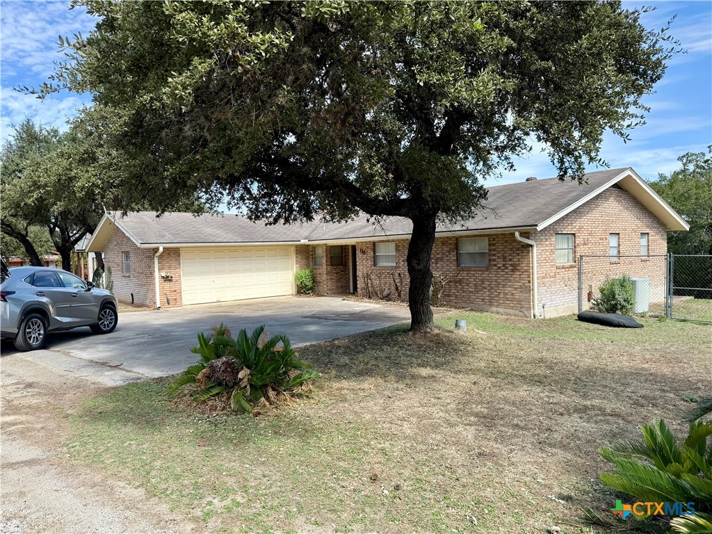 116 Creekview Drive — photo