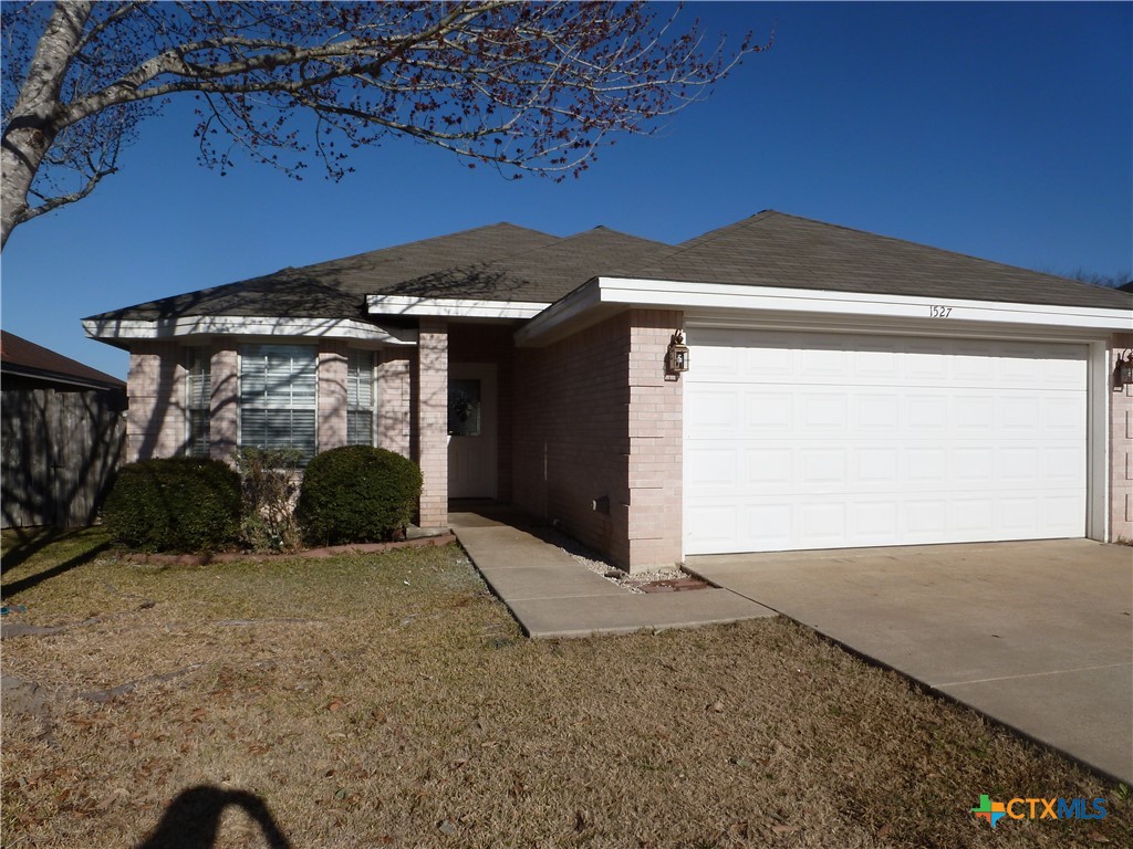 1527 Dustin Cade Drive — photo