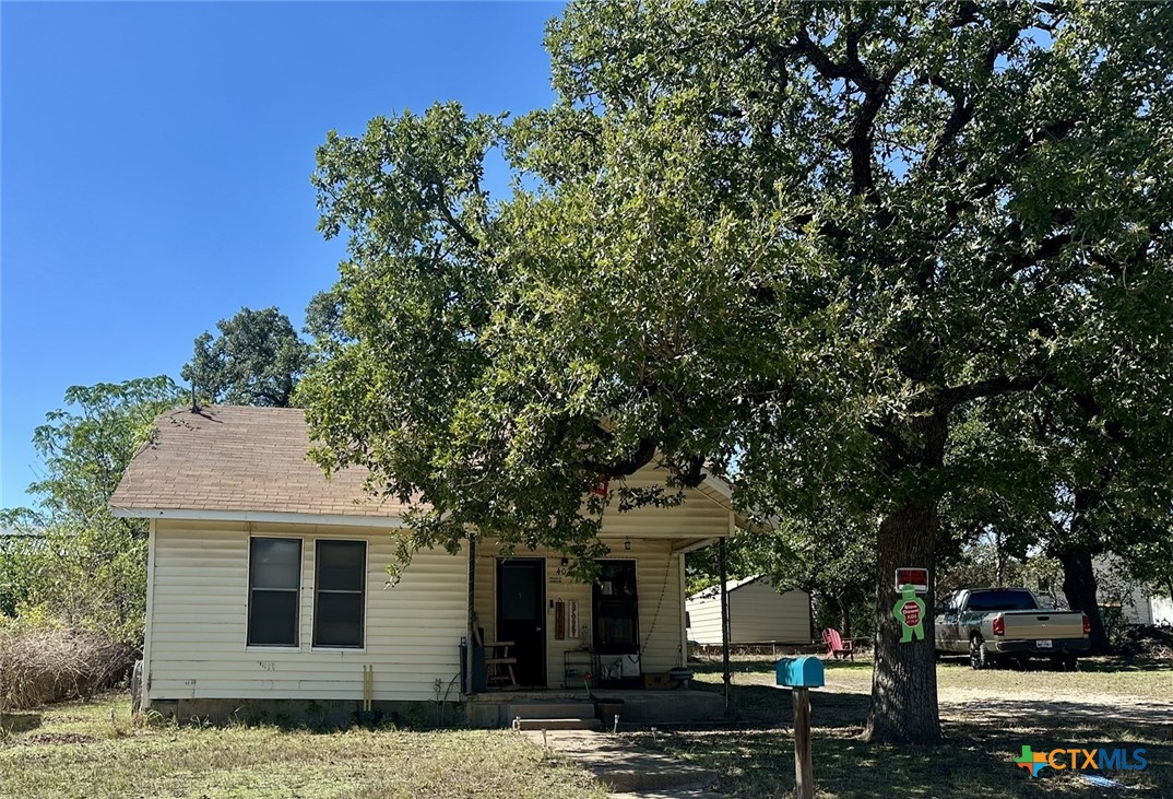 402 Live Oak Street — photo