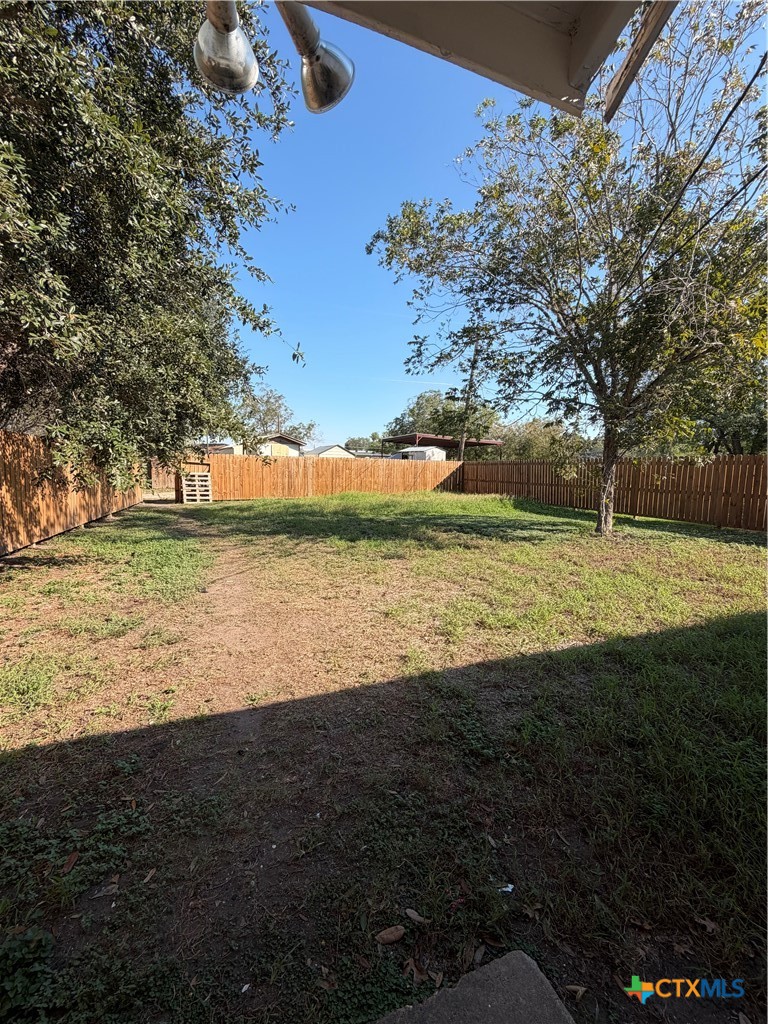 205 E Johnson, Cuero, TX 77954 — photo 2