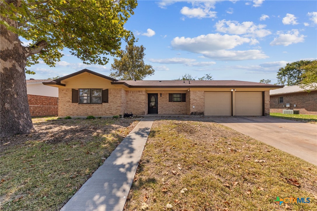 1114 Pecan Avenue — photo