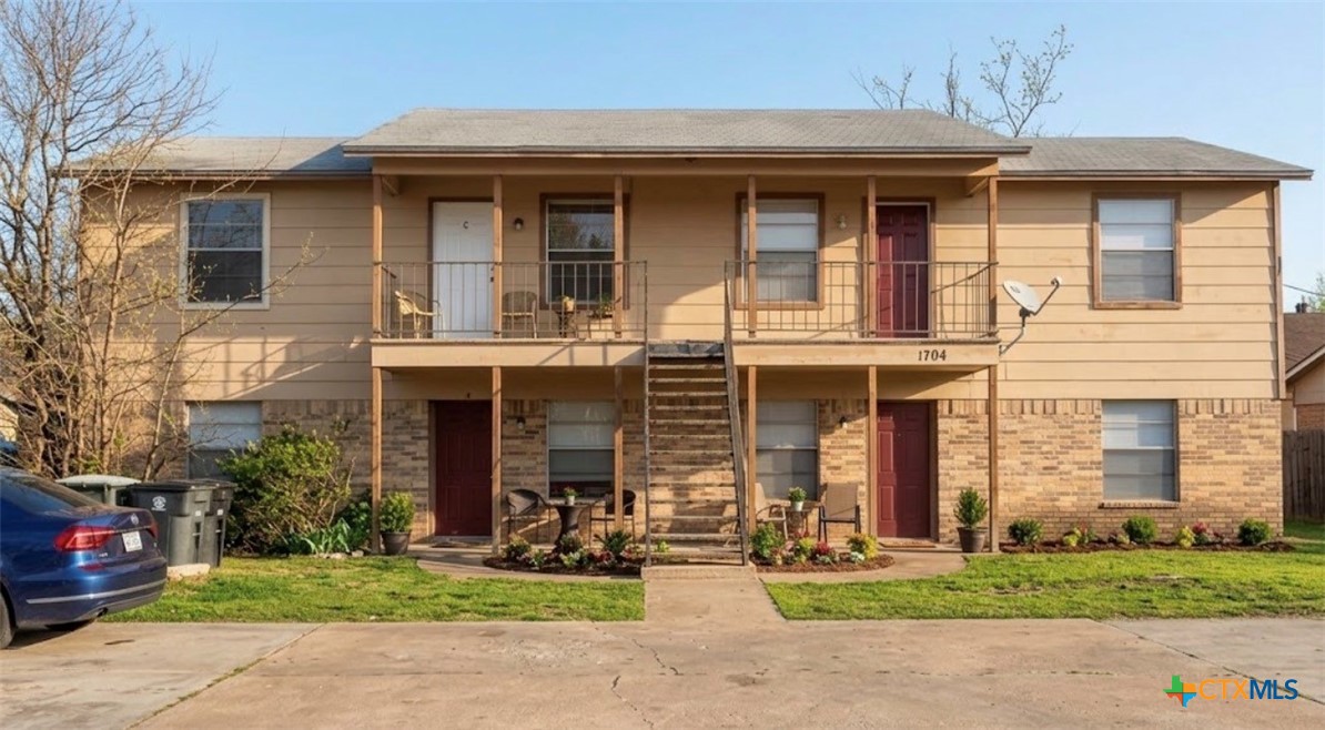 1704 Cedarhill Drive — photo
