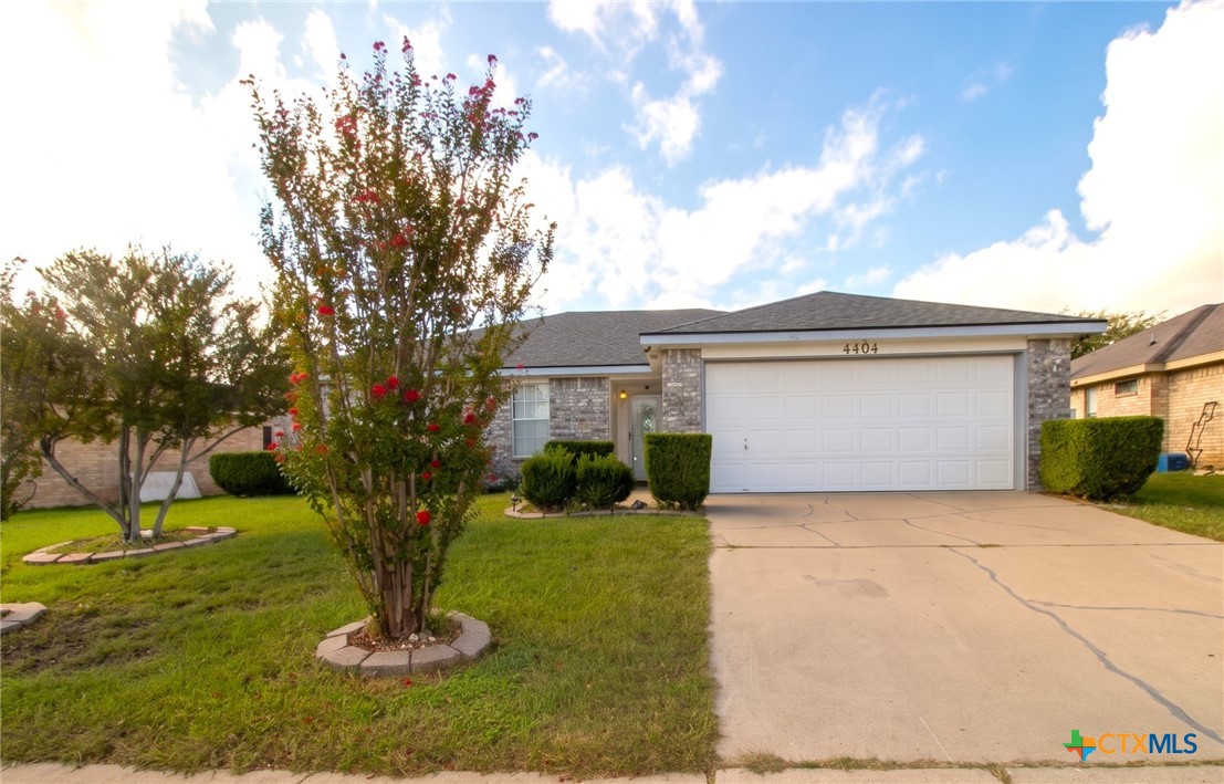 4404 Fieldcrest Drive — photo