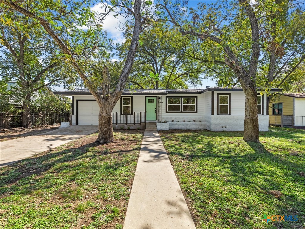 878 E Torrey Street — photo