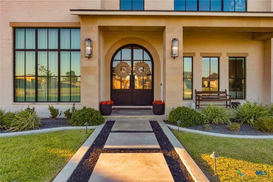 425 Sendera Loop, Victoria, TX 77904 — photo 2