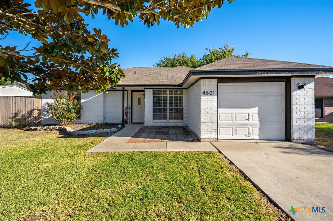 4601 W Creek Circle — photo