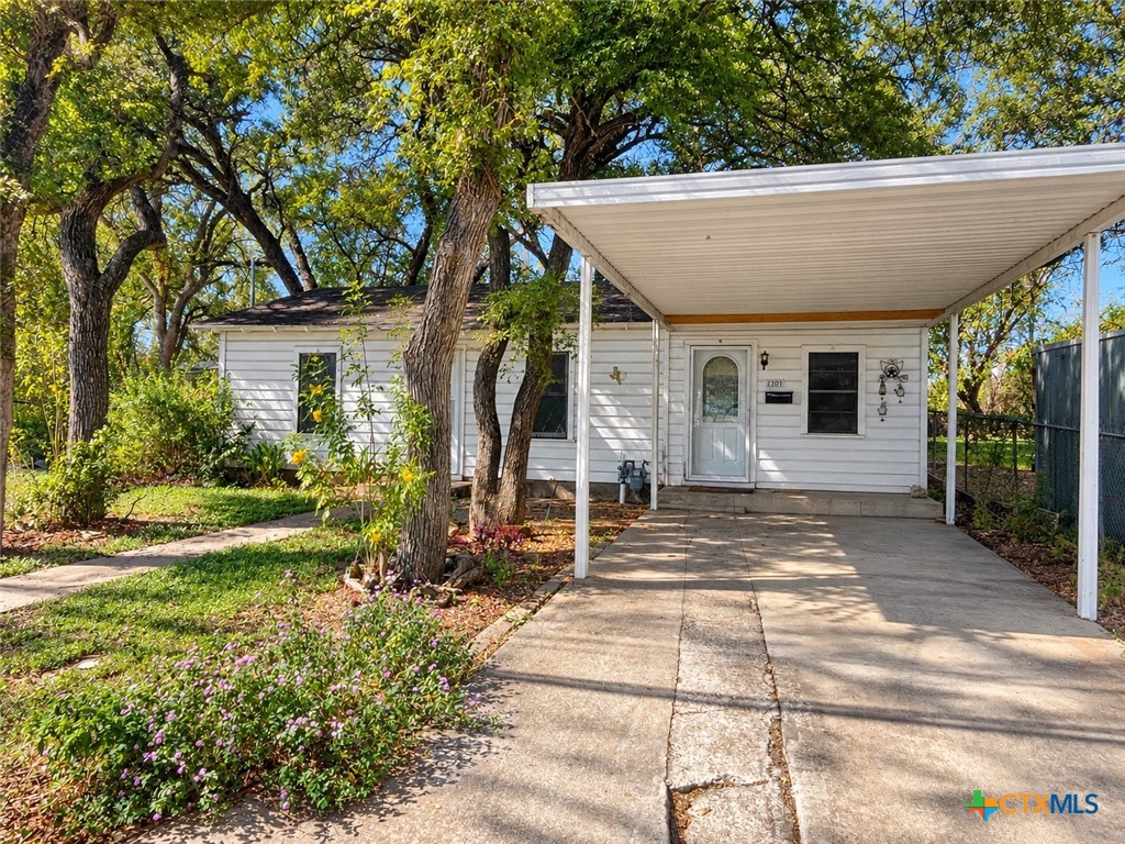 709 Mary Jane Street — photo