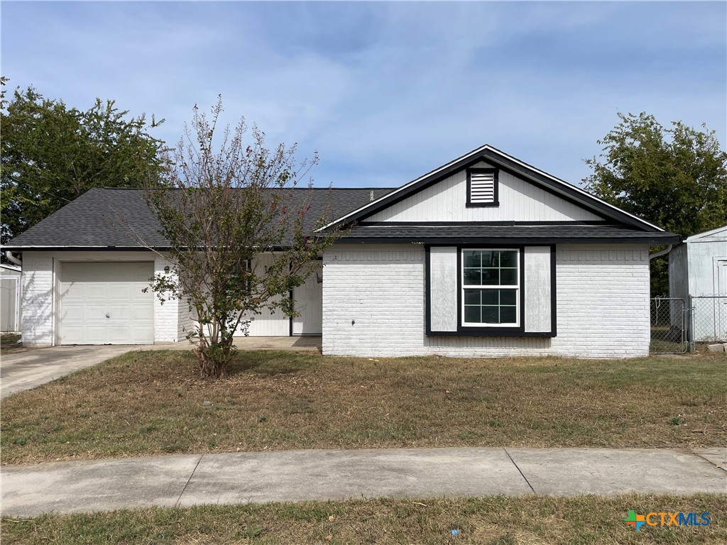 3301 Chisholm Circle — photo