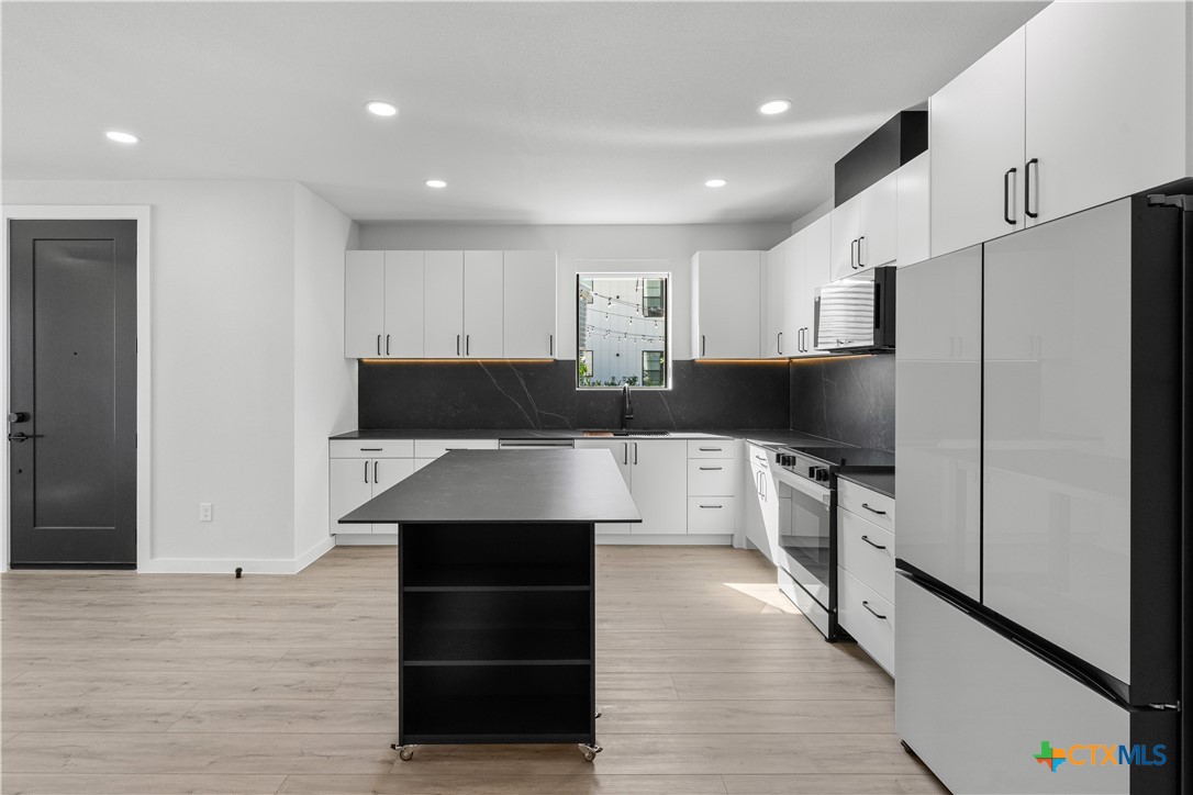 630 Central Parkway Unit 1106 — photo