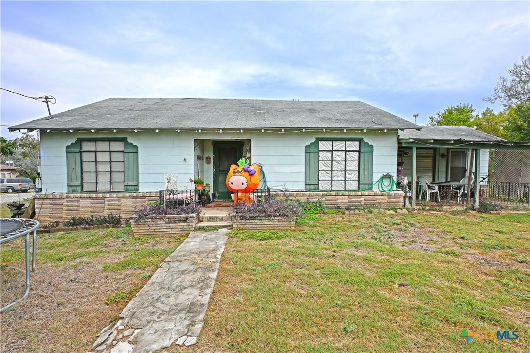 411 S Live Oak Avenue — photo