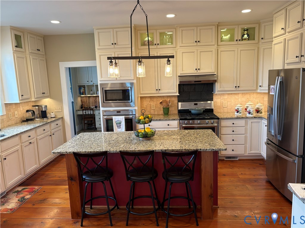 Home in Arvonia, VA 23004 — photo 3
