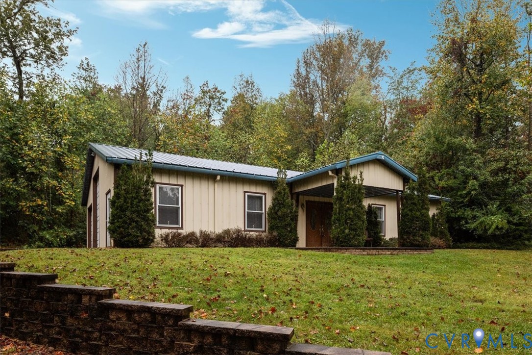 563 Park View Dr — photo
