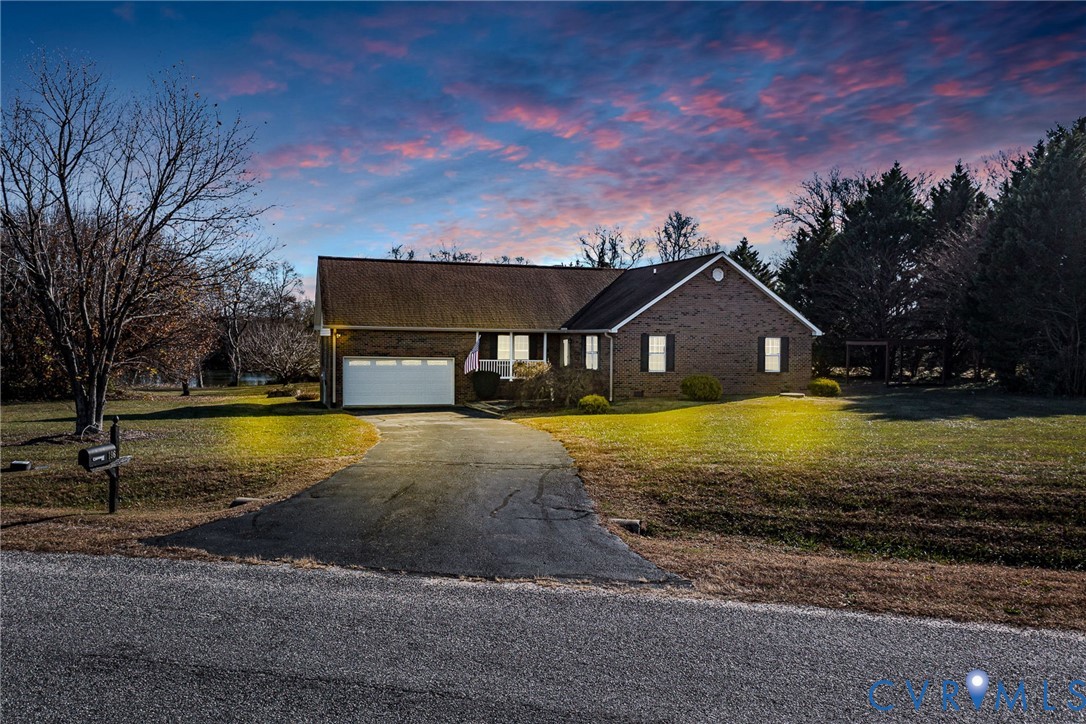 196 Matthews Cove Dr — photo