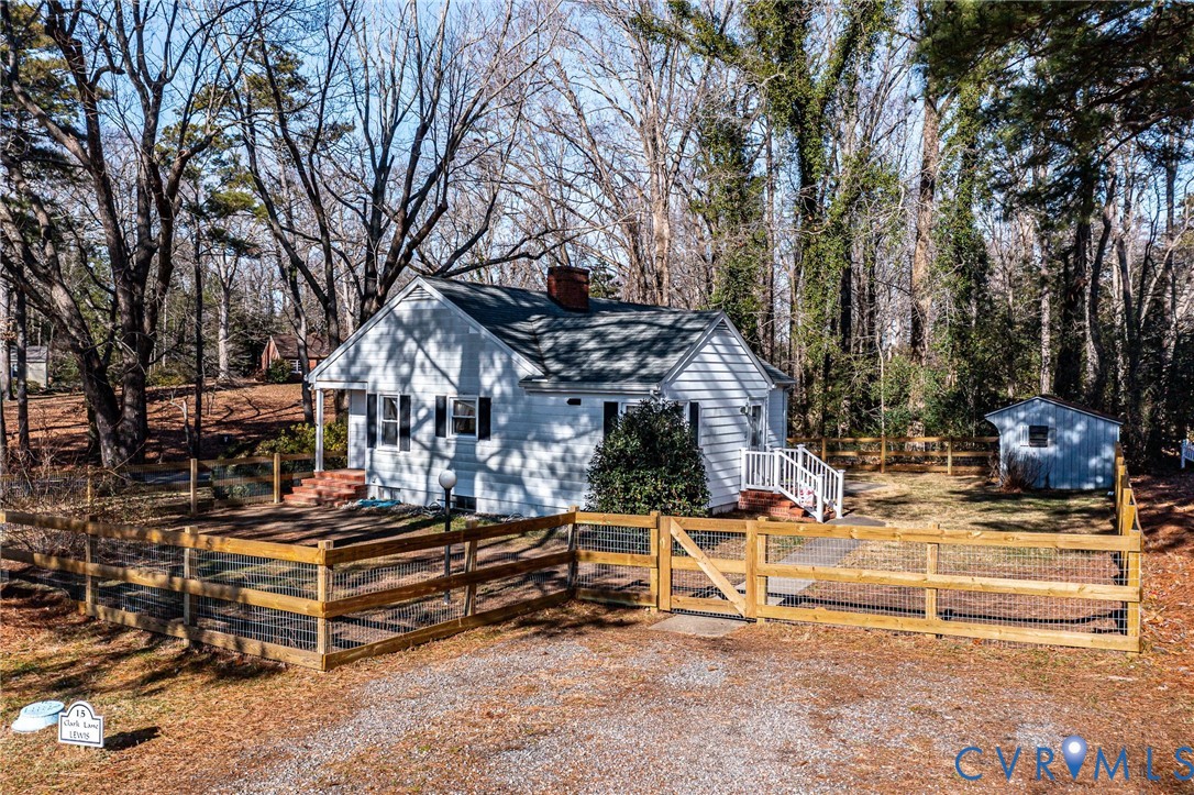 15 Clark Lane — photo