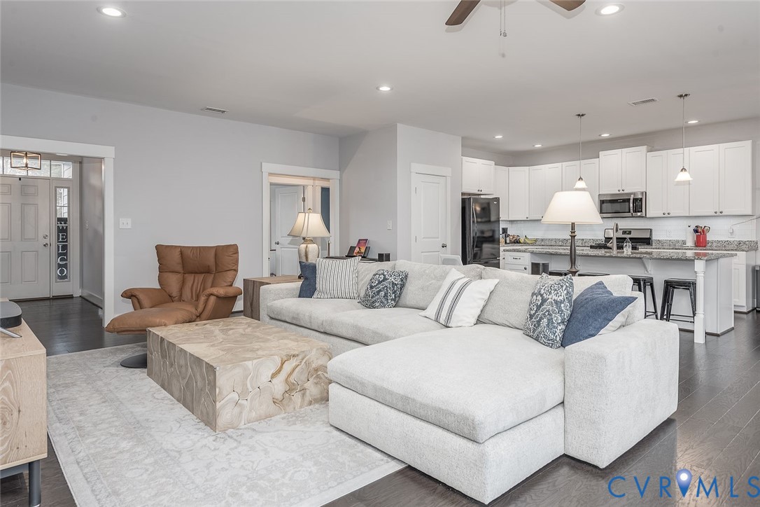 11038 Kings Pond Dr — photo