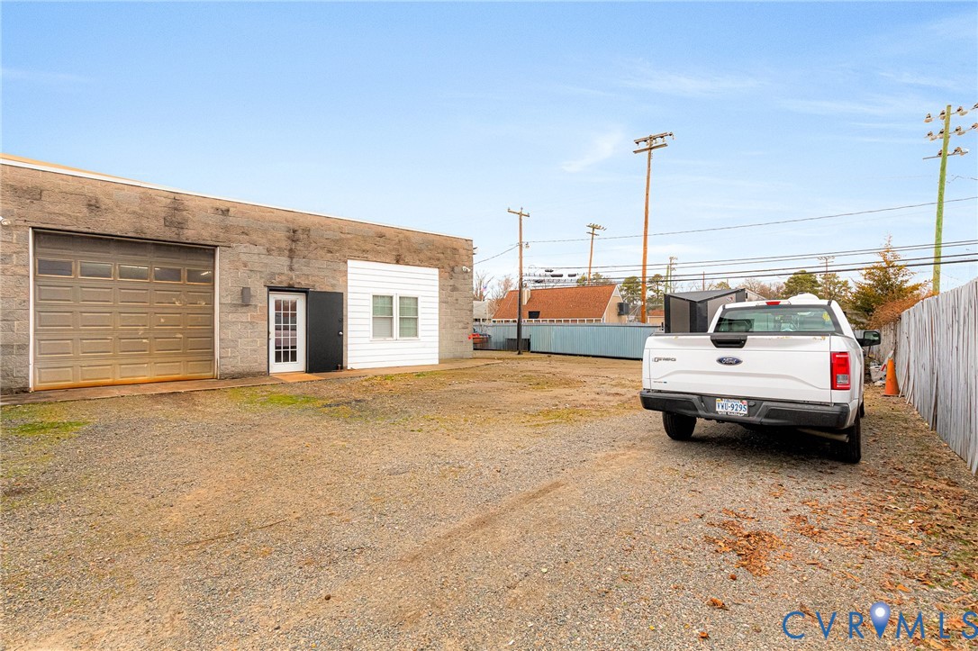 10 W Williamsburg Rd — photo