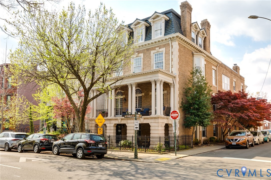 1015 W Franklin St — photo